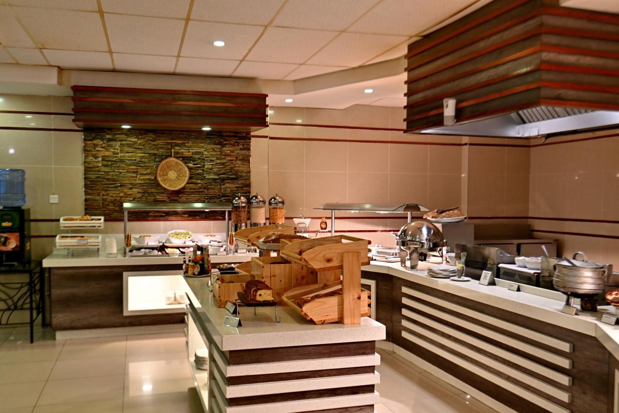 Holiday Inn - Bulawayo By Ihg Exterior photo