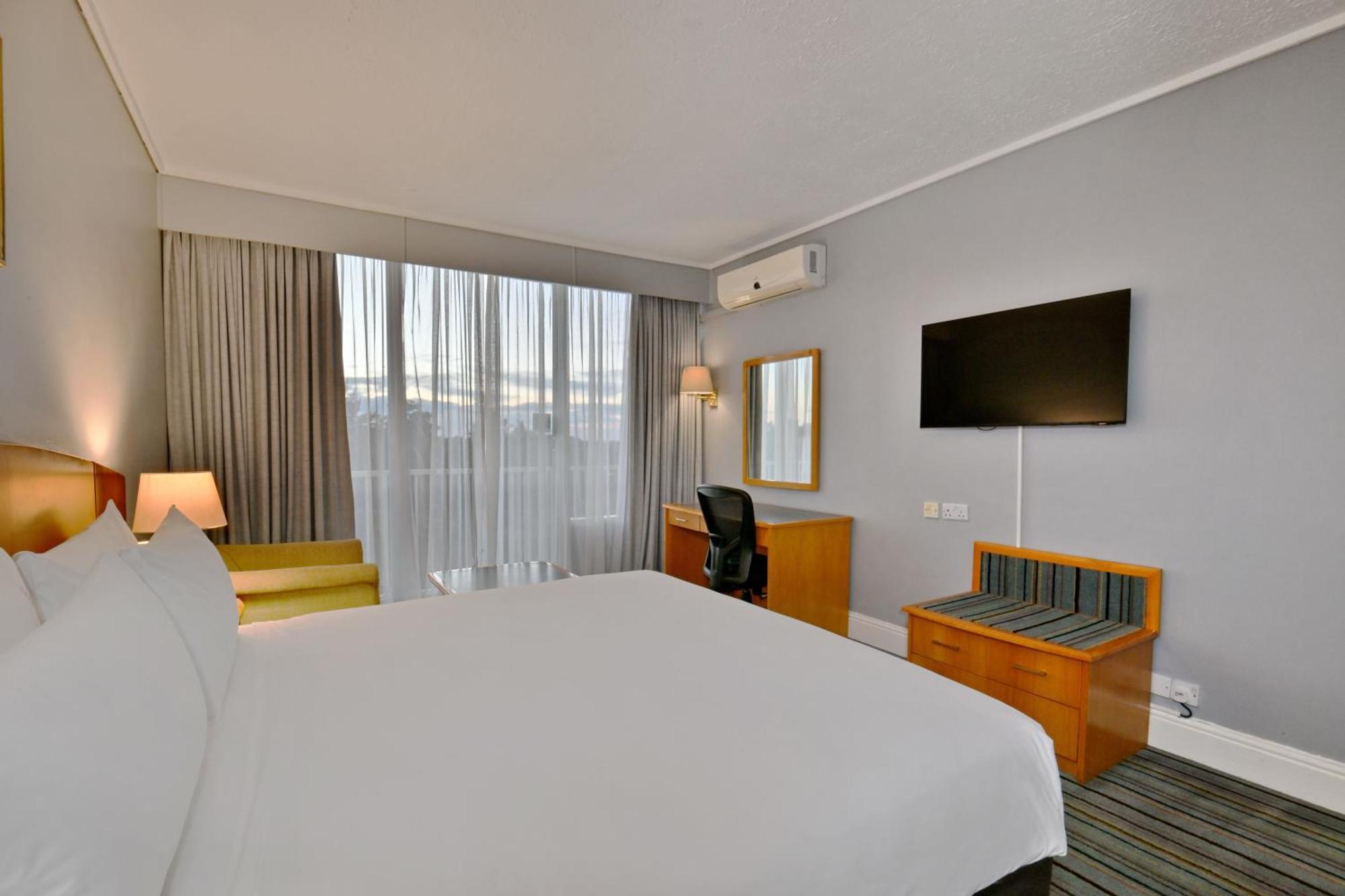 Holiday Inn - Bulawayo By Ihg Exterior photo