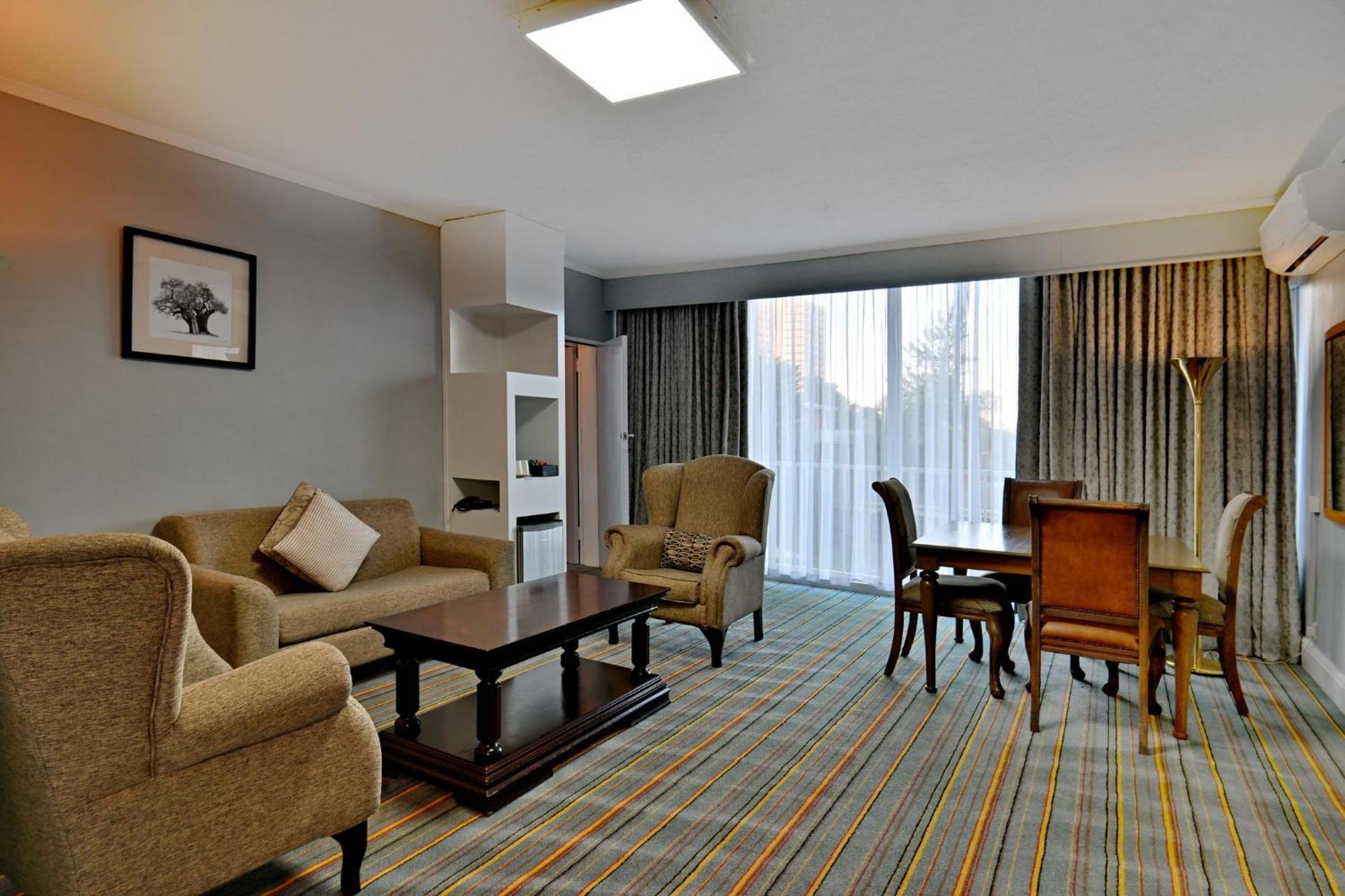 Holiday Inn - Bulawayo By Ihg Exterior photo